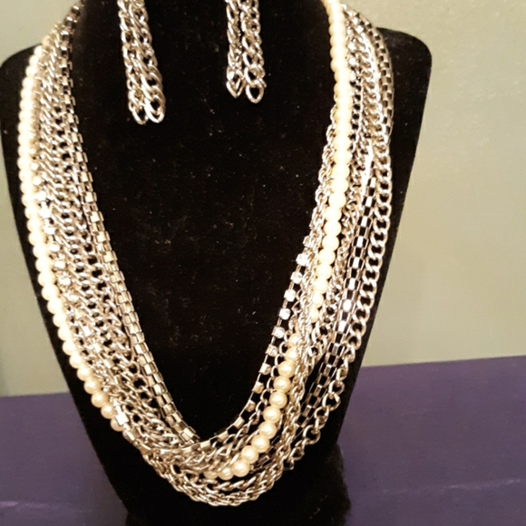 Necklace and earrings set - Picture 4 of 4